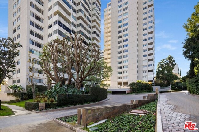 Photo - 875 Comstock Ave Unit 18A