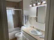 Hall Bath NY#3 - New Yorker