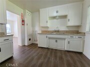 Photo - 686 Courtland Dr W