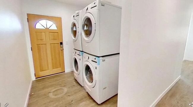 Photo - 570 N Cambridge St