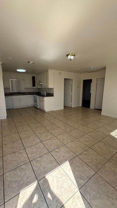 Photo - 257 E Plymouth St