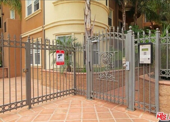 Photo - 917 S New Hampshire Ave Unit 102