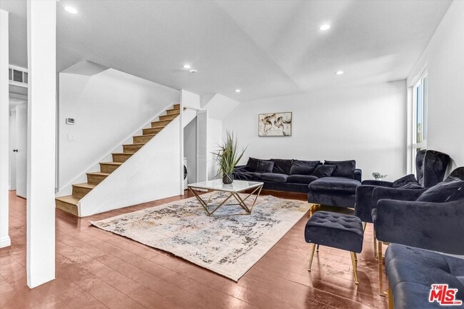 Photo - 6155 Reseda Blvd Unit 4