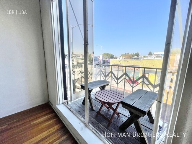 Photo - 706 N Curson Ave Unit 3