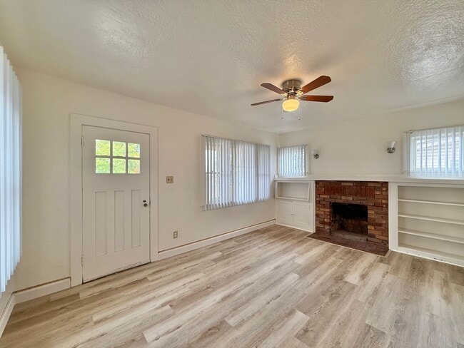 Building Photo - 2 Bedroom Home nestled in City Heights! With Parking!!