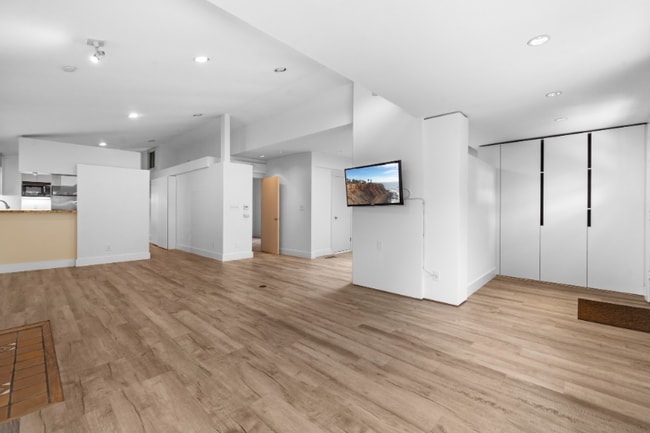 Photo - 525 Grand Blvd