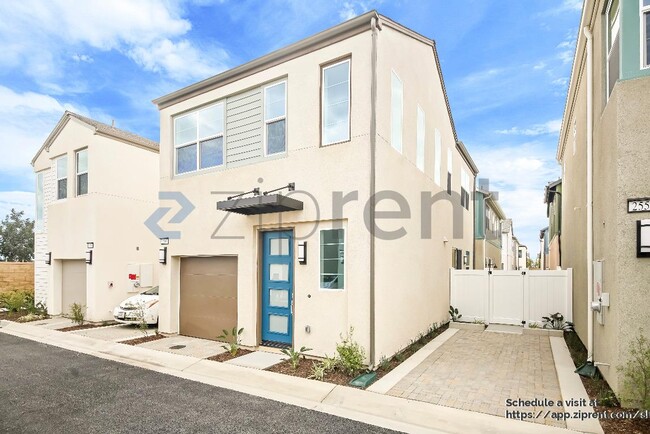 Photo - 2556 E Lincoln Paseo