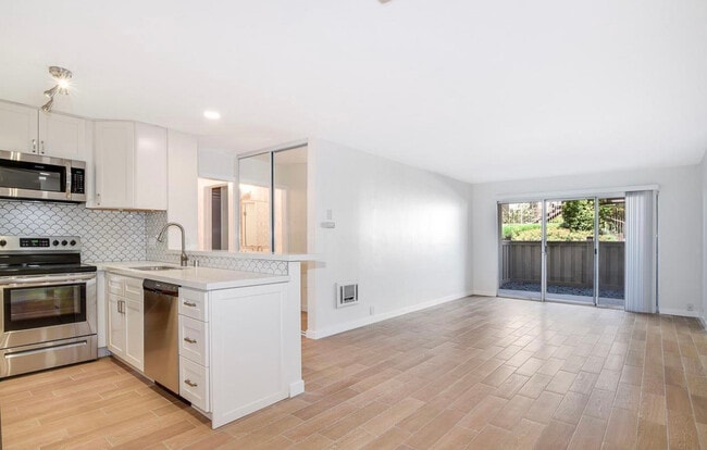 Photo - 4600 Lamont St Condo Unit 4-122