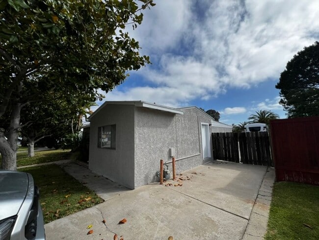 Photo - Large, Single Family 3 Bed, 1 Bath in North Clairemont w/ Spacious Backyard!