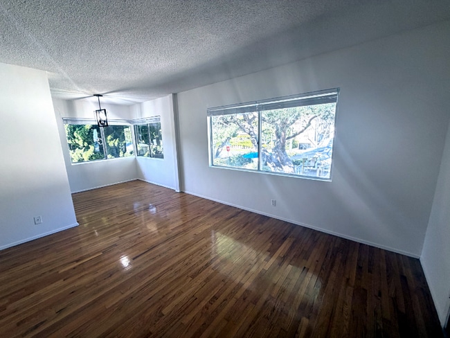 Photo - 807 3rd St Unit E