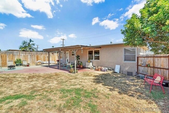 Building Photo - Charming Cottage in College East - Available Beginning of July 2026