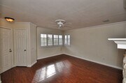 Photo - Immaculate Upper End 1 Bed 1 Bath Condo in... Unit 4