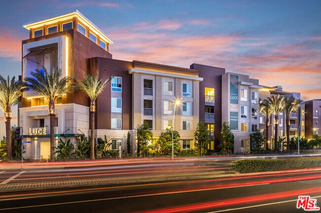 Building Photo - 7290 Edinger Ave Unit 3038 Rental