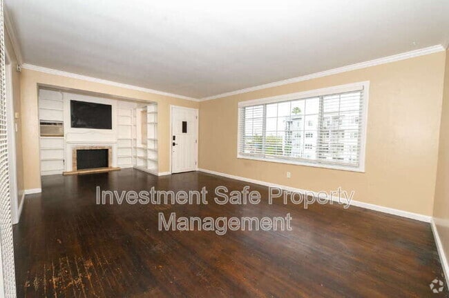 Building Photo - 4982 Baltimore Dr Unit #A Rental