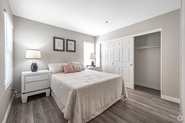 2BR, 2BA - 803SF - Primary Bedroom - Maple Hill