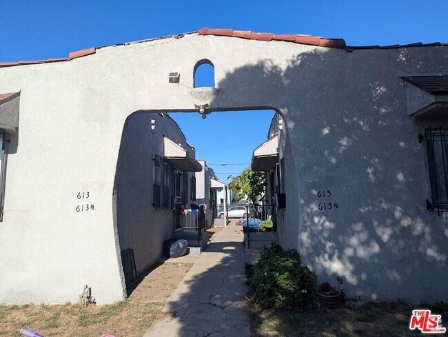 Building Photo - 613 1/2 E 83rd Street Unit Rental