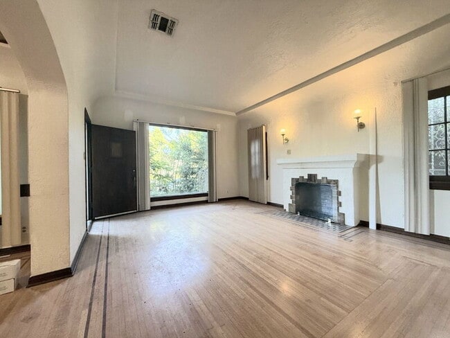 Photo - 7001 2nd Ave