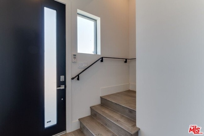 Photo - 4828 Pickford St