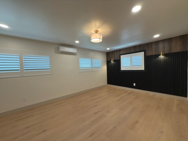 Building Photo - 114 S Emerald Pl Rental