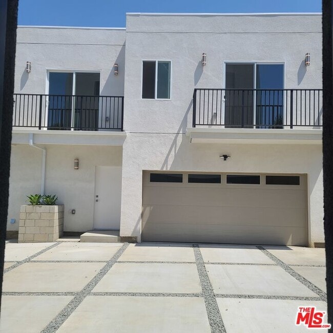 Photo - 13824 Bessemer St
