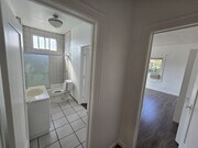 Gigantic bathroom - 608 N St Andrews Pl Apartment Unit 8
