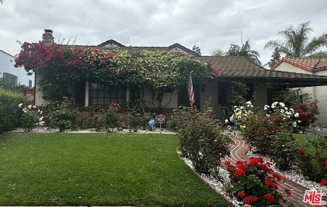 Building Photo - 6618 Moore Dr