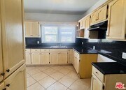 Photo - 417 W 52nd Pl