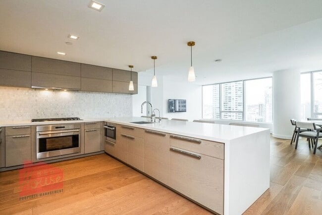 Building Photo - 888 W E St Unit #2306