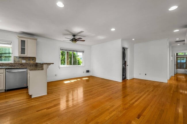 Living Room - 815 Broadway St Unit 1