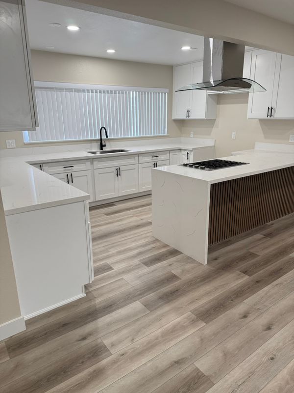 Photo - 340 E Shamrock St