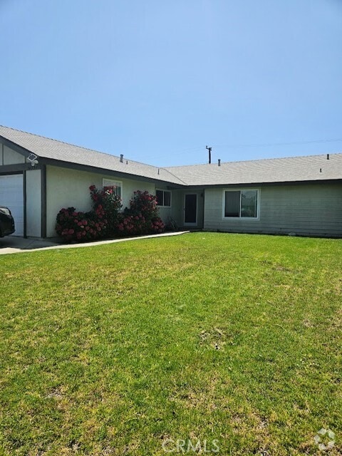 Building Photo - 16337 Hemlock St Rental