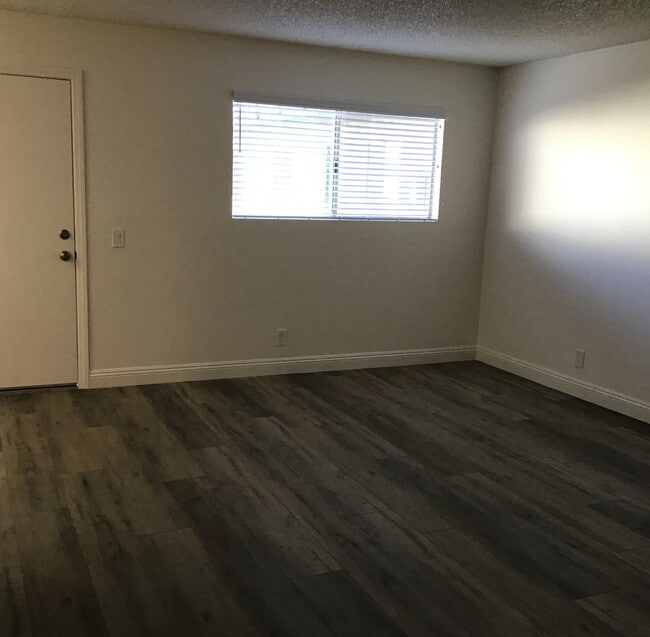 Photo - "Charming 1-Bedroom Retreat with Spacious Living in Lancaster – 800 Sq. Ft. of Comfort!" Unit 5