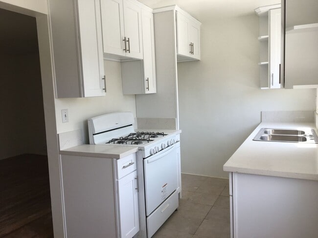 Photo - Victory, 1700-1702 Unit 1700 #C