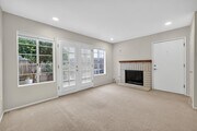 Photo - Spacious 3-Bedroom Townhome in Orangethorp...