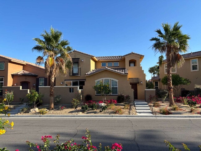 Building Photo - Scenic Views, Furniture optional, 3-Bedroom/2-Story Home
Available for a 1 year or more lease term