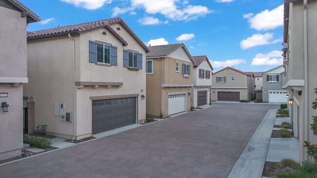 Photo - 16162 Juno Way