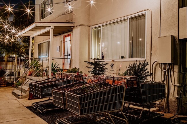 Building Photo - Community @ Mi Apartamento 2 Bedroom (1 Be... Unit 14