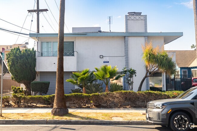 Photo - 912 E. La Palma Dr.