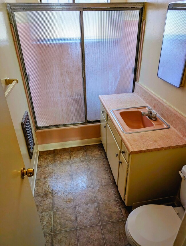 Photo - 10524 Palms Blvd Unit 2