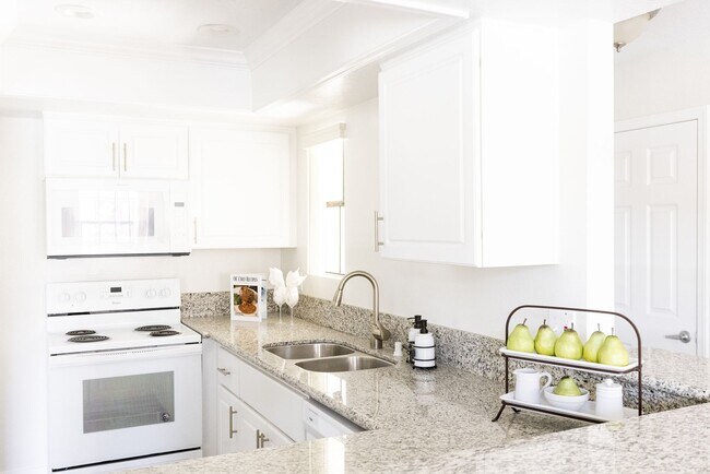 Photo - The Luxury You Deserve, At A Price You Can Afford. $500 Off Move In! Unit 149