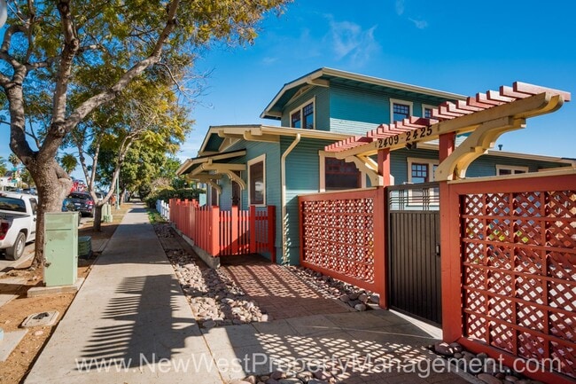 Building Photo - Charming Sherman Heights Studio, Small Pet OK! Unit B