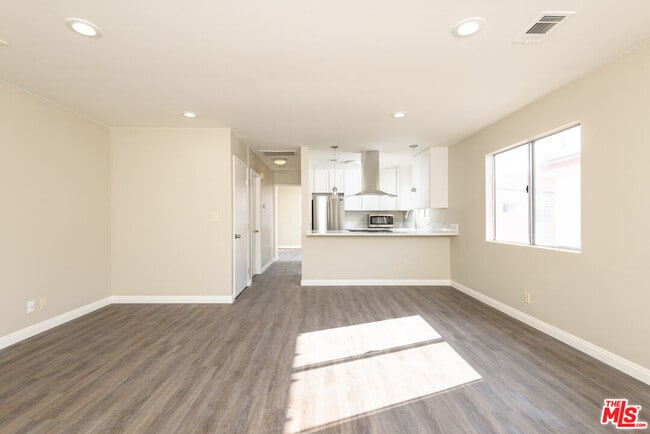 Photo - 1522 N Harvard Blvd Unit 4