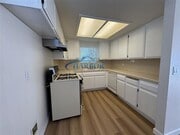 Photo - 961 W 1st St