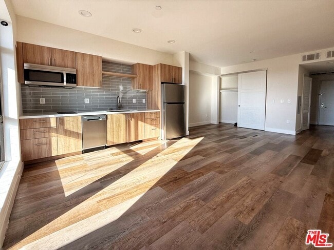 Photo - 723 S St Andrews Pl Unit 508