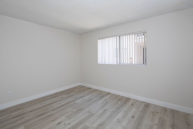 Photo - 2 WEEKS FREE! Gorgeous 1 BR with AC and Pa... Unit 07