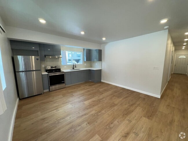 Building Photo - 553 N Flores St Rental