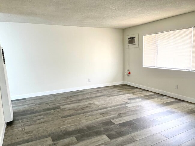 Photo - 319 S Alessandro St Unit B