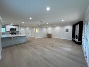 Photo - Upgraded + freshly prepped 3+2.5 in Granad... House