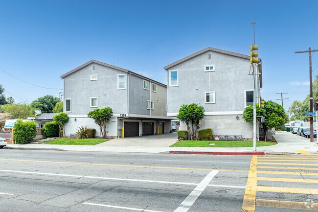 Photo - 7359 Kester Ave