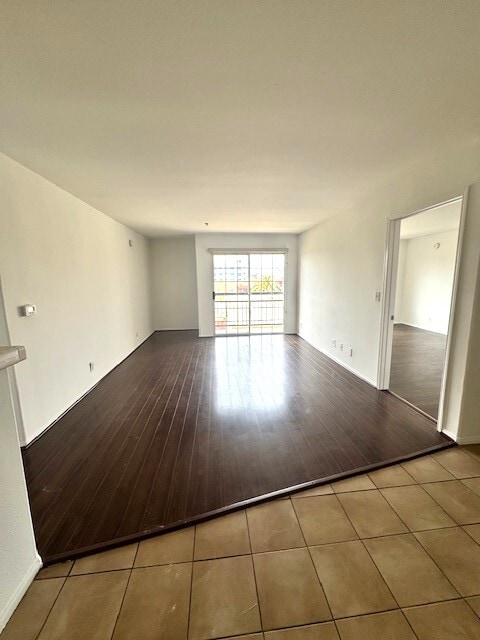 Building Photo - 3861 Vinton Ave Unit 304 Rental